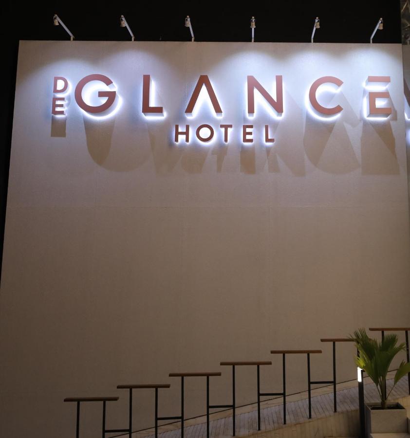De Glance Hotel Surat Eksteriør bilde